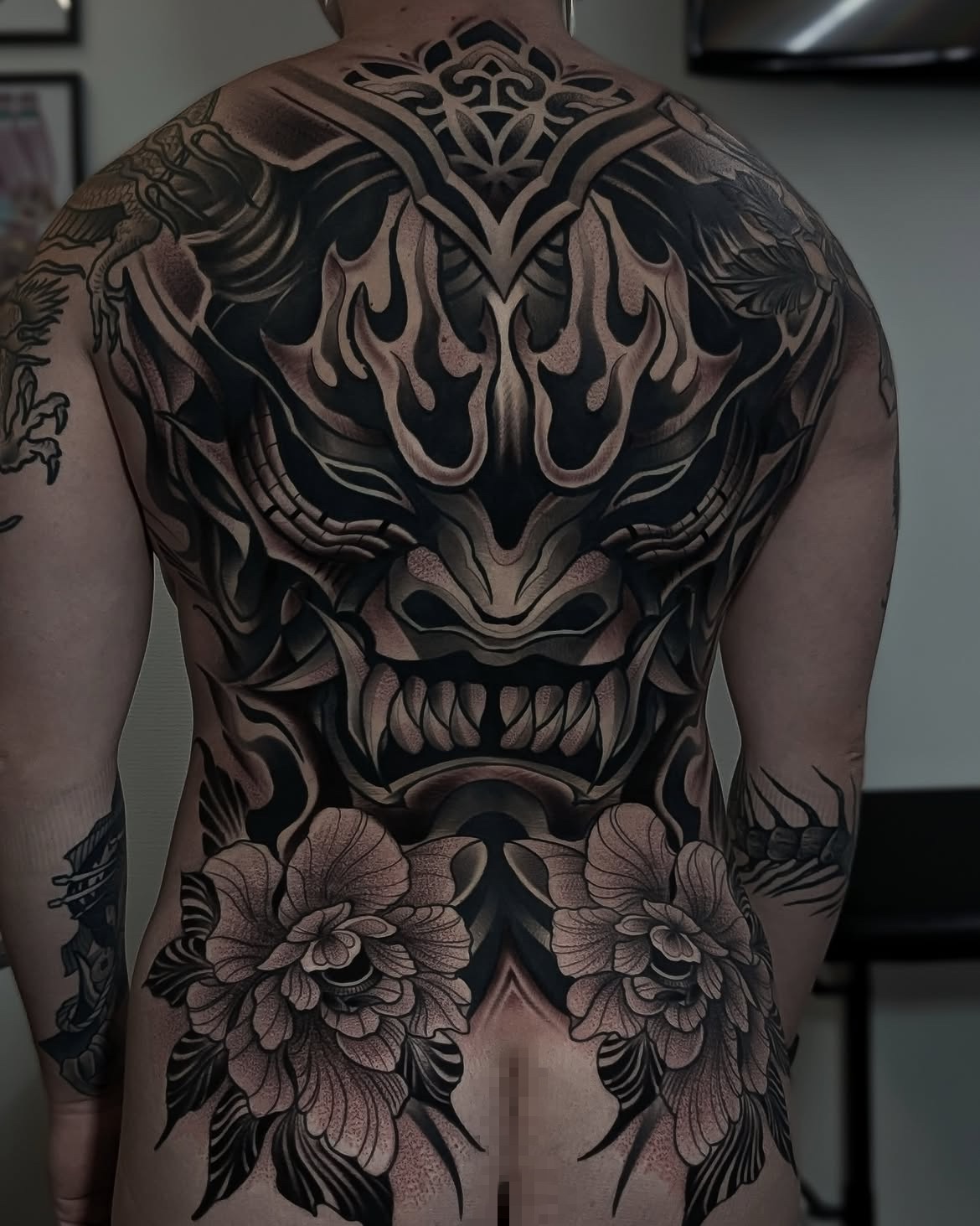 Oriental full back tattoo by Alejandro 