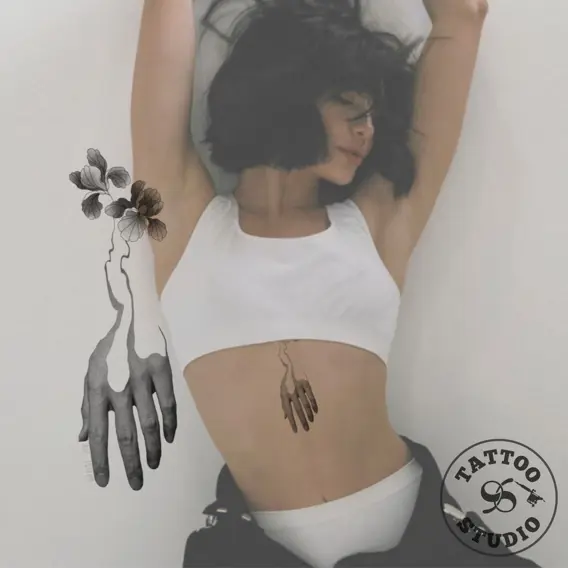 Frederikke - Abstract hand