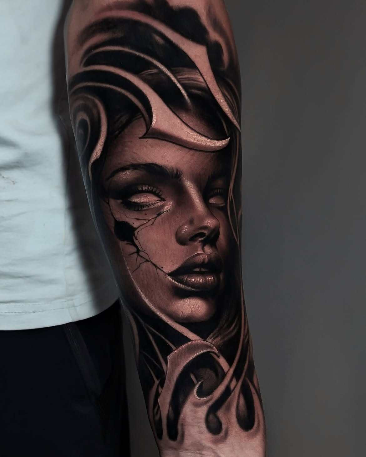 Black & grey realisme, portrait tatovering by Alejandro 