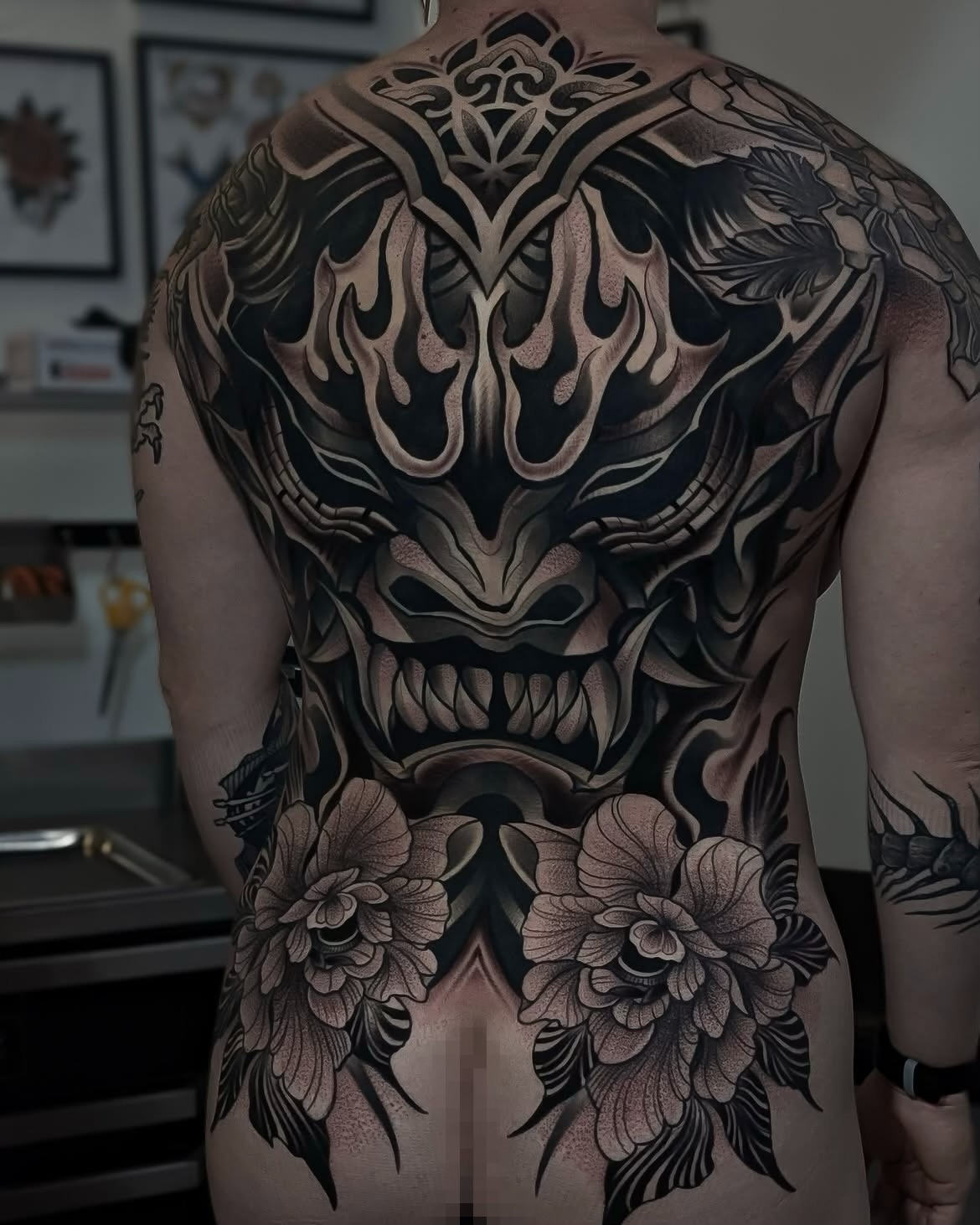 Oriental full back tattoo by Alejandro 